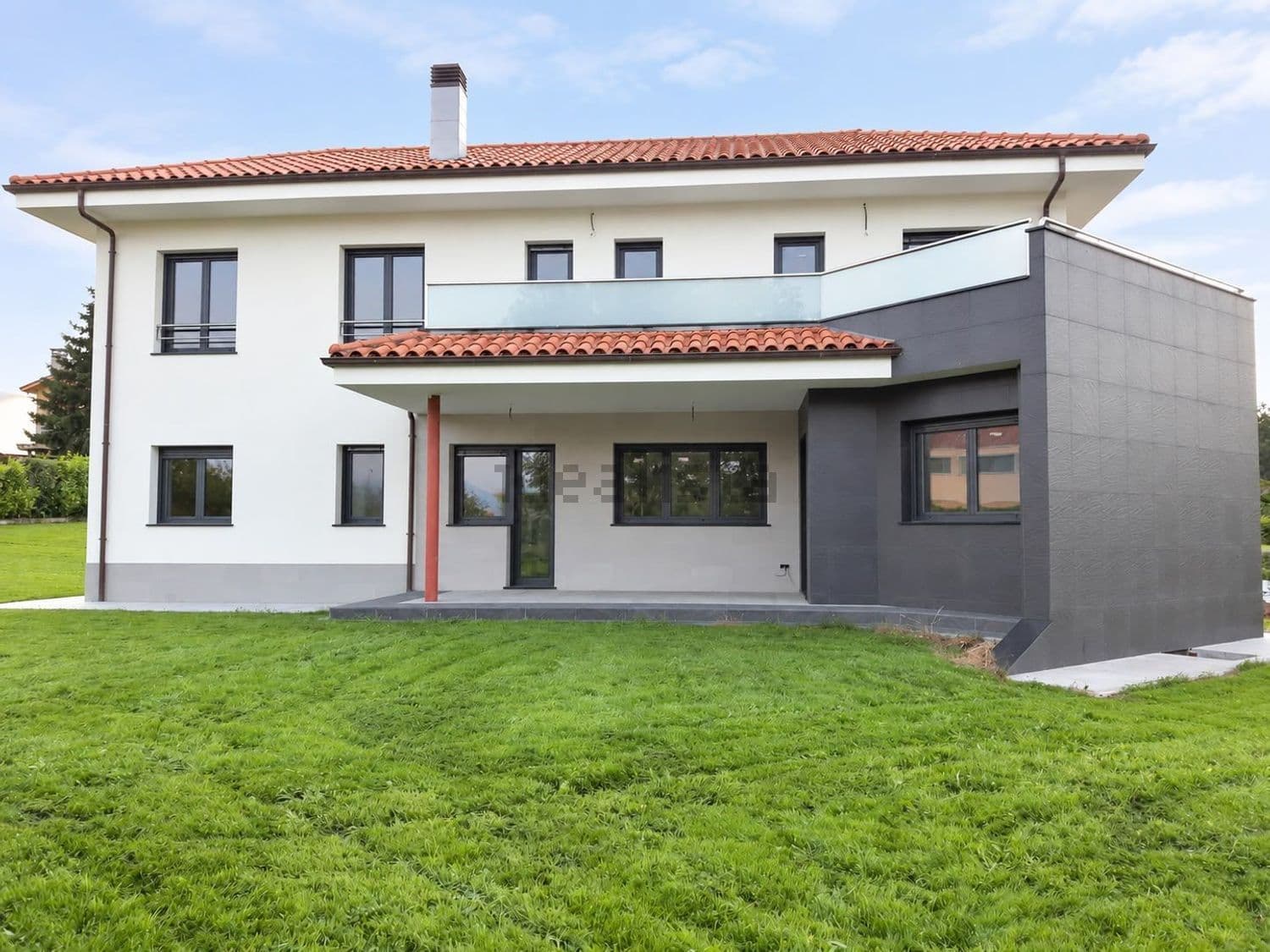Chalet independiente con geotermia en Valdesoto